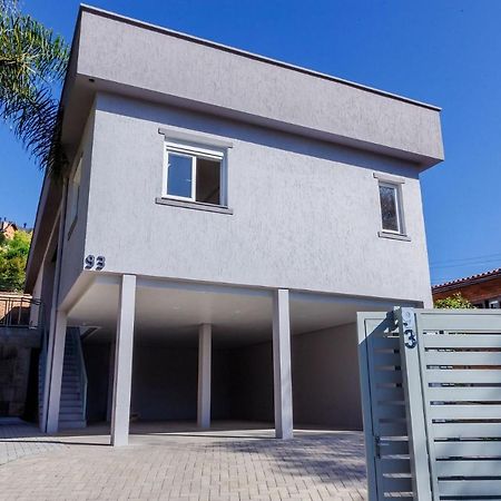 Ferienwohnung Locar-In Gramado Flat Centro A 600 M Da Rua Coberta Exterior foto